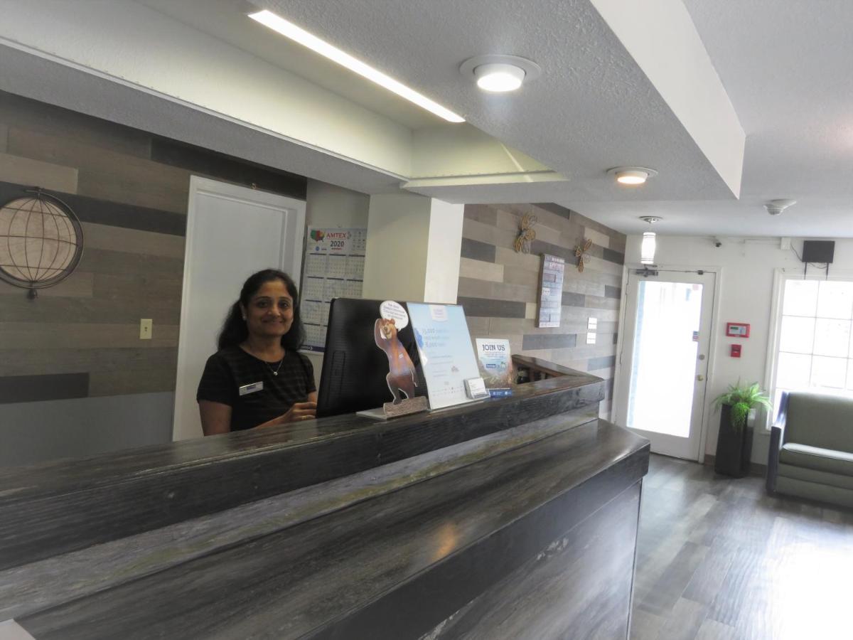 Travelodge By Wyndham Walterboro Exterior photo