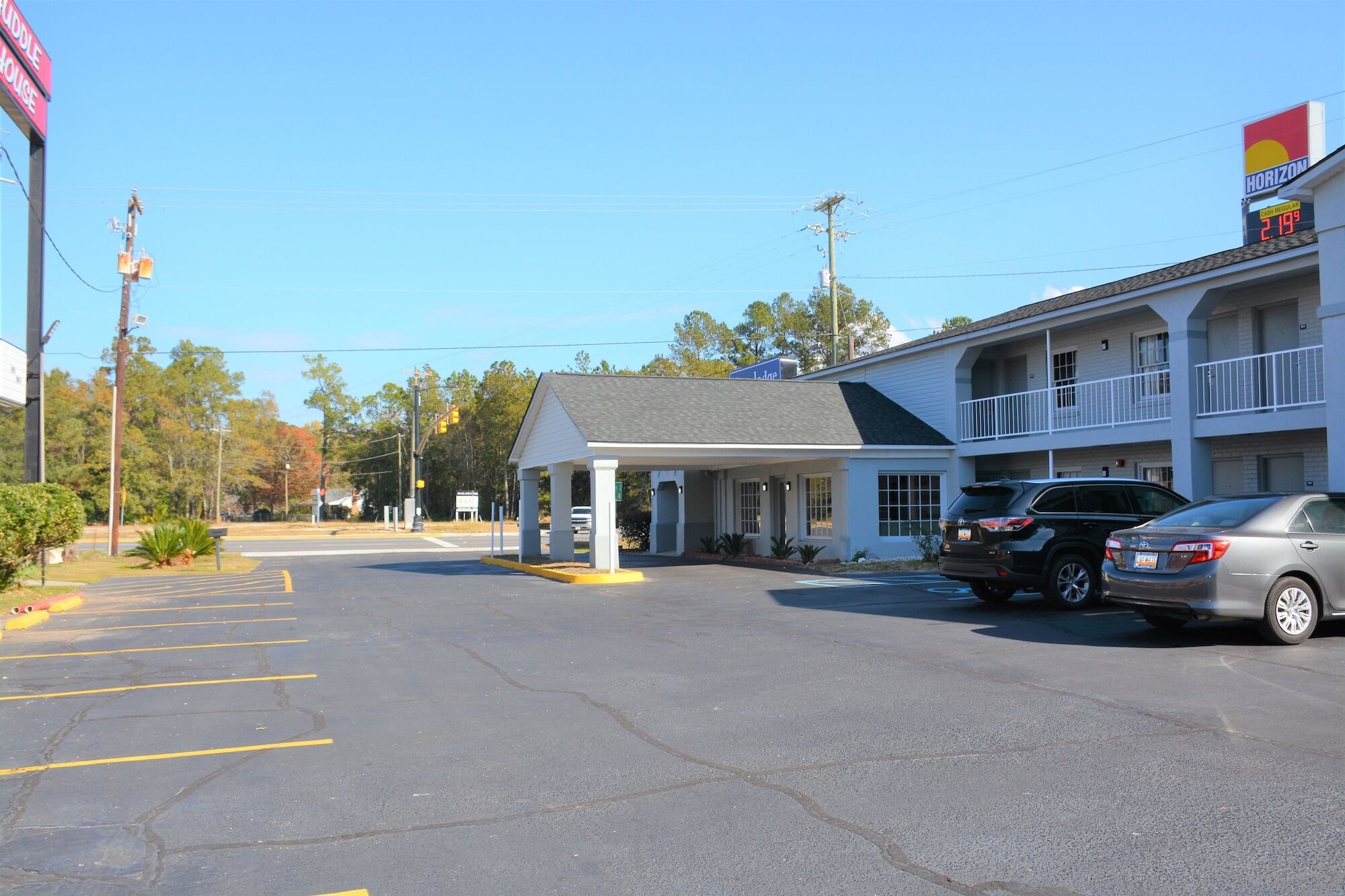 Travelodge By Wyndham Walterboro Exterior photo